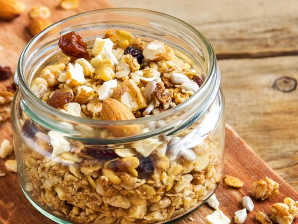 Ricetta: prepariamo insieme il muesli fatto in casa Ricetta: prepariamo insieme il muesli fatto in casa