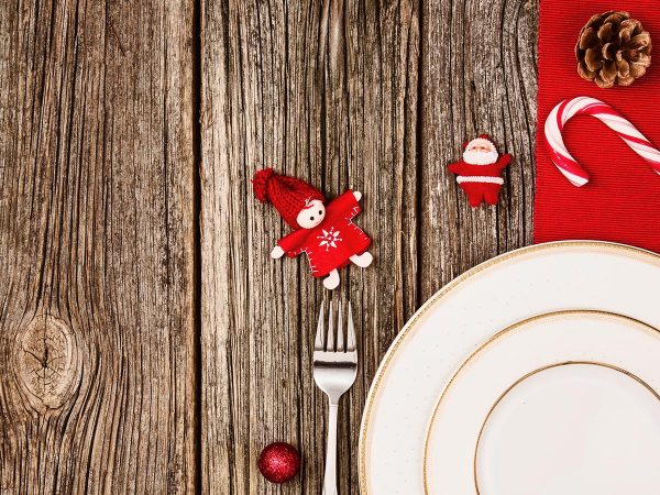 Come prepararsi alle abbuffate di Natale (senza troppe rinunce) Come prepararsi alle abbuffate di Natale (senza troppe rinunce)