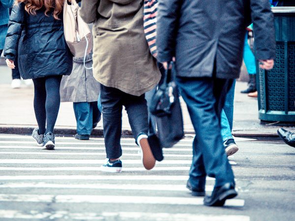 Crowd Jogging: come allenarsi per strada in mezzo alla gente Crowd Jogging: come allenarsi per strada in mezzo alla gente