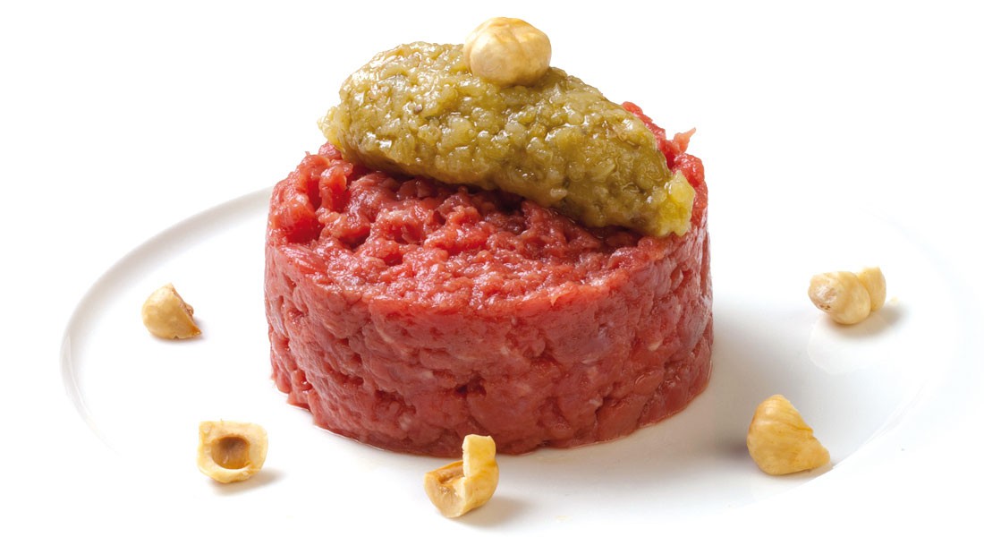 Caviale di melanzane, tartare di carne e Nocciole Ventura
