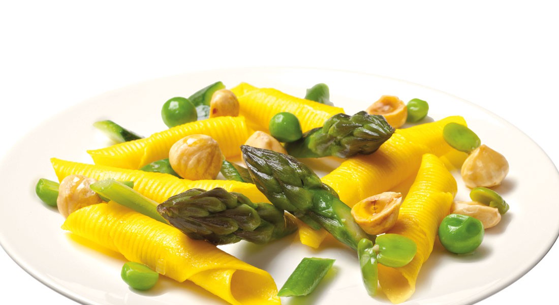 Garganelli con verdure verdi e Nocciole Ventura