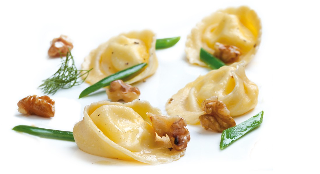 Agnolotti ai formaggi con fagiolini e Noci Ventura
