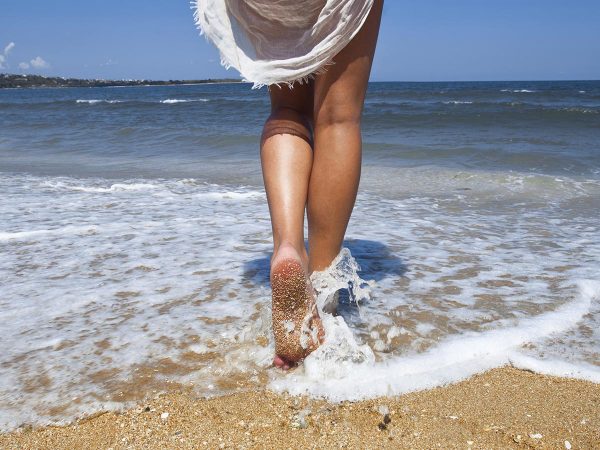 Beach Walking: la camminata in acqua che fa bene al corpo Beach Walking: la camminata in acqua che fa bene al corpo