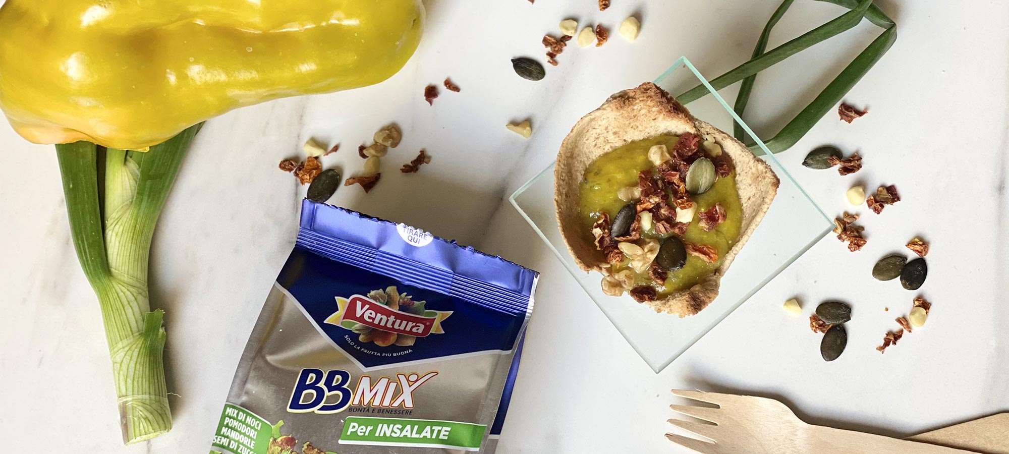 Cestini di pane con crema di peperoni e mix di Frutta Secca Ventura