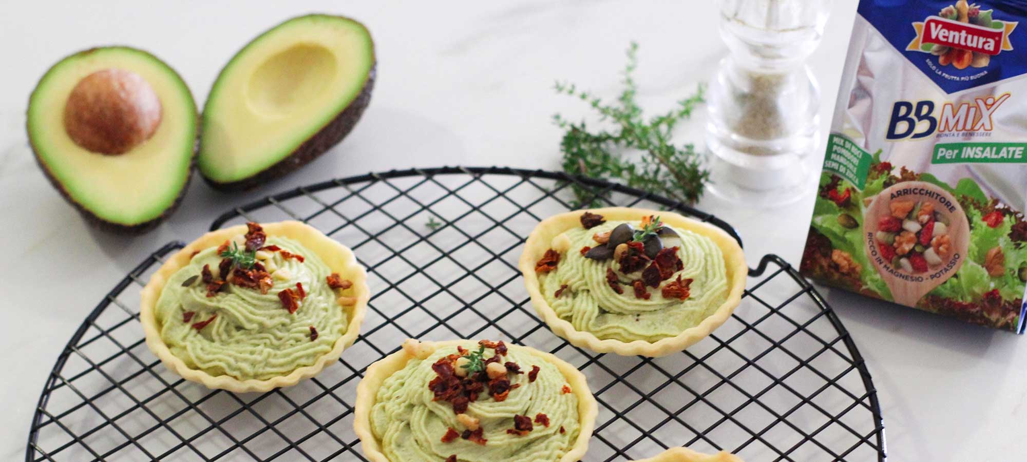 Tartellette salate con mousse di avocado e Anacardi Ventura